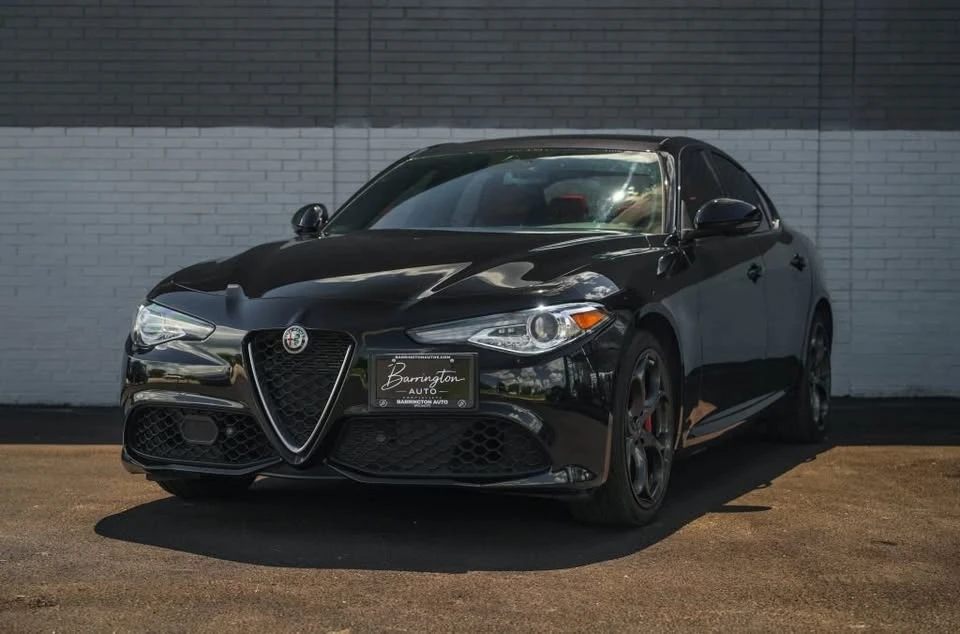 2020 Alfa Romeo Giulia - Image 17 of 19