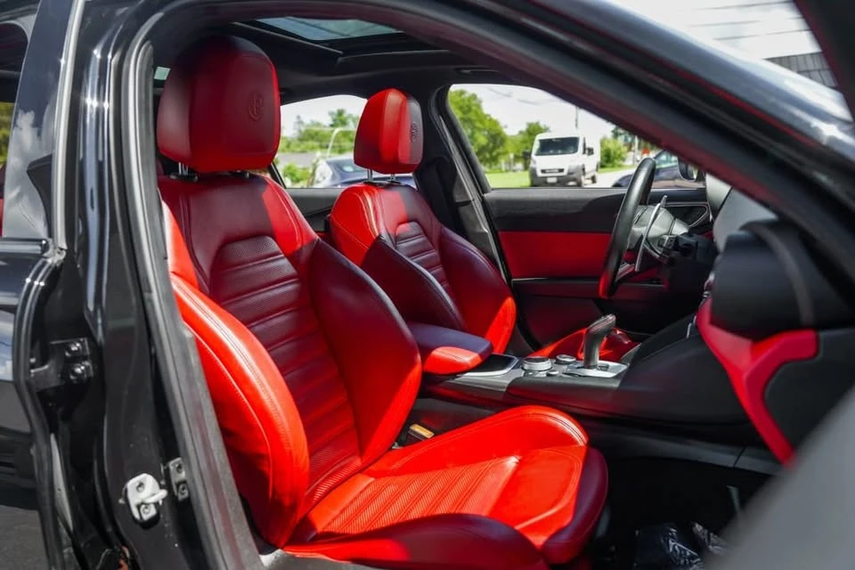 2020 Alfa Romeo Giulia - Image 13 of 19