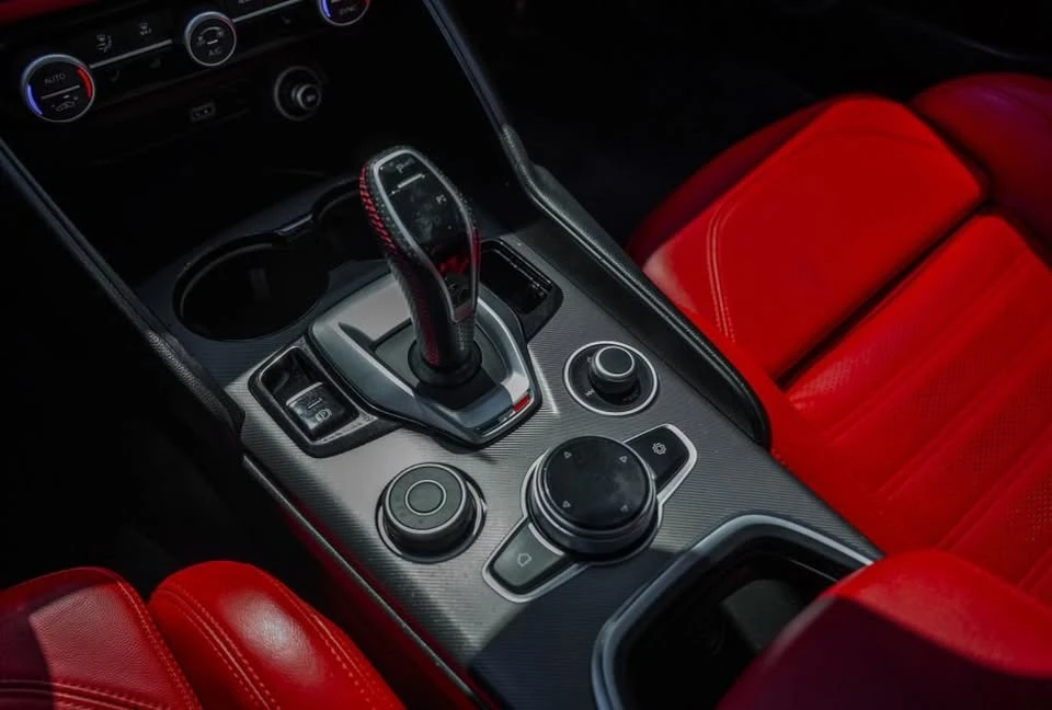 2020 Alfa Romeo Giulia - Image 12 of 19
