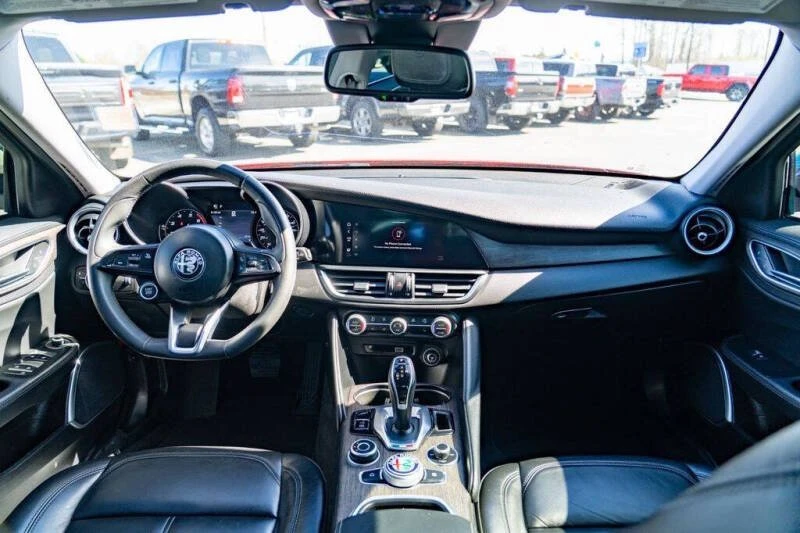 2020 Alfa Romeo Giulia - Image 5 of 9