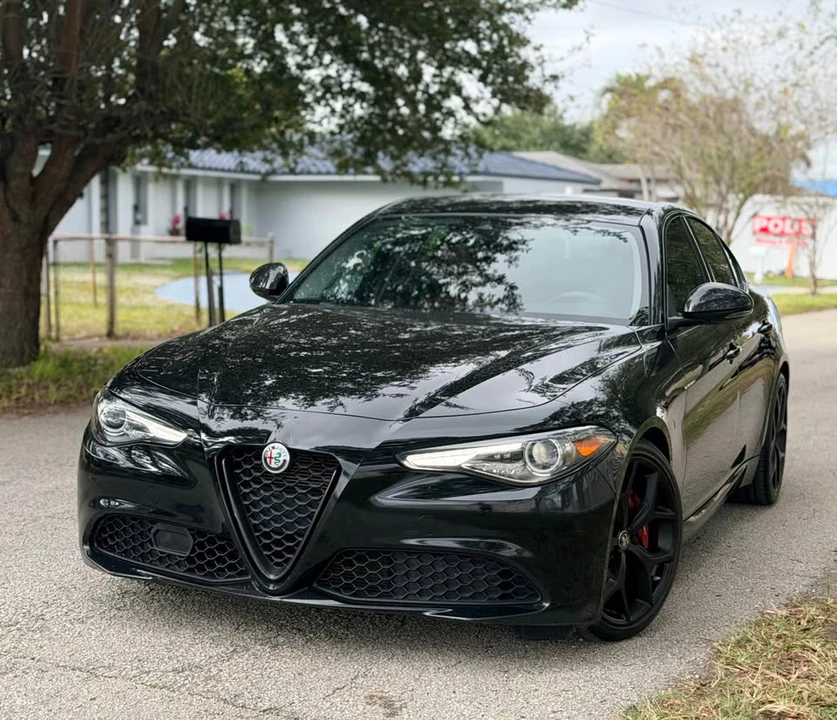 2020 Alfa Romeo Giulia - Image 2 of 10