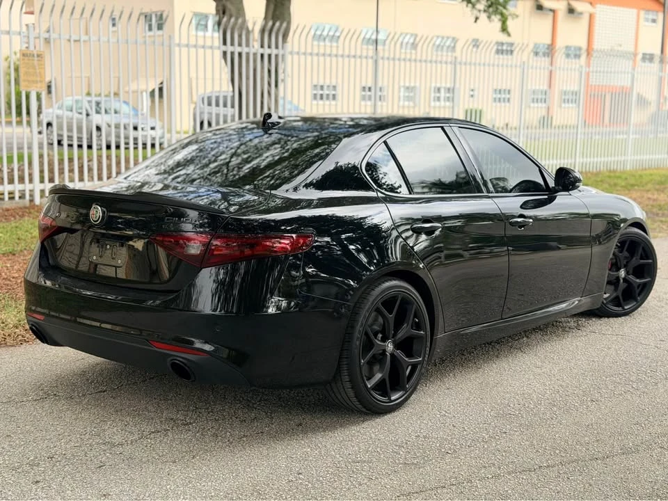 2020 Alfa Romeo Giulia - Image 4 of 10