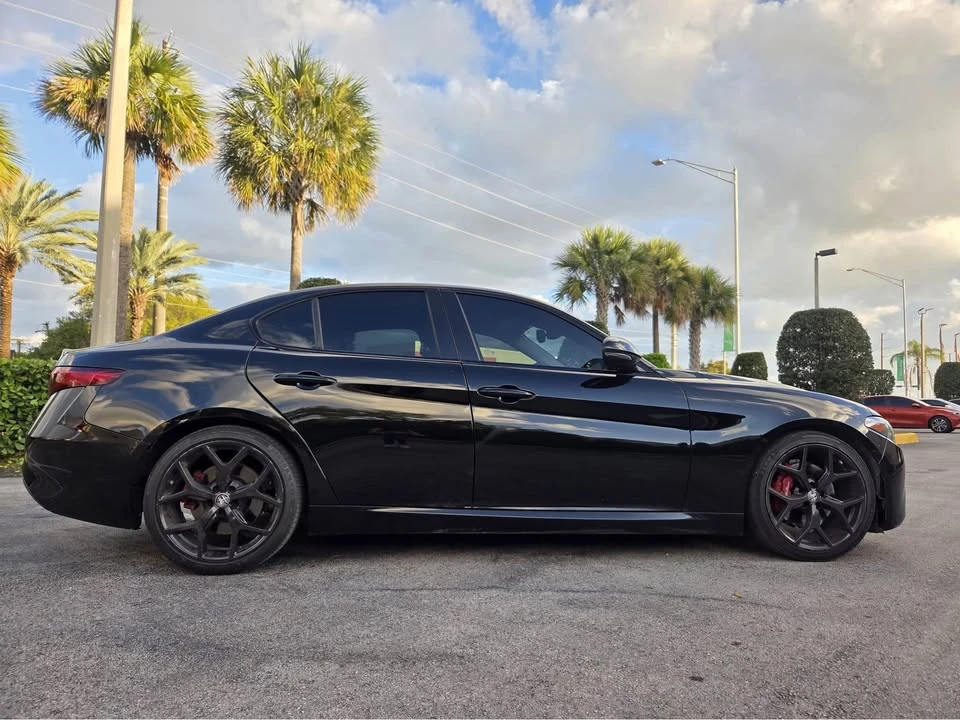 2020 Alfa Romeo Giulia - Image 6 of 10