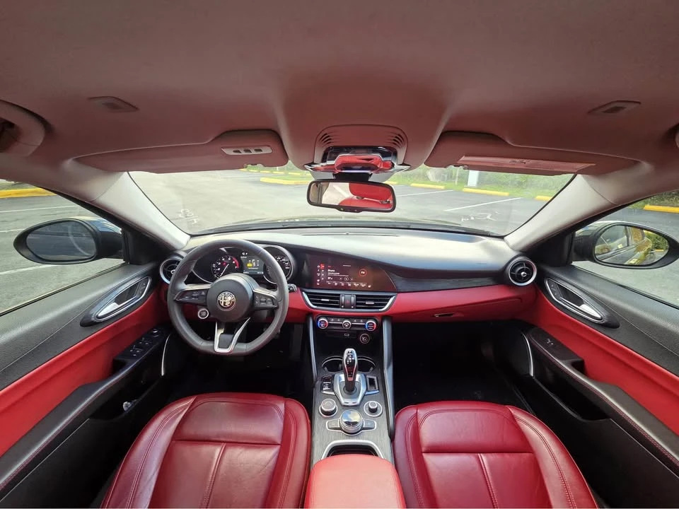 2020 Alfa Romeo Giulia - Image 10 of 10