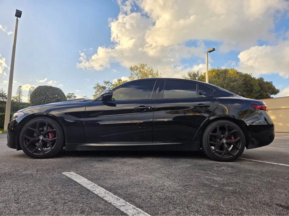 2020 Alfa Romeo Giulia - Image 5 of 10