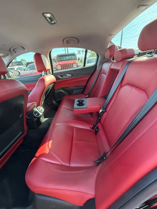 2020 Alfa Romeo Giulia - Image 11 of 12