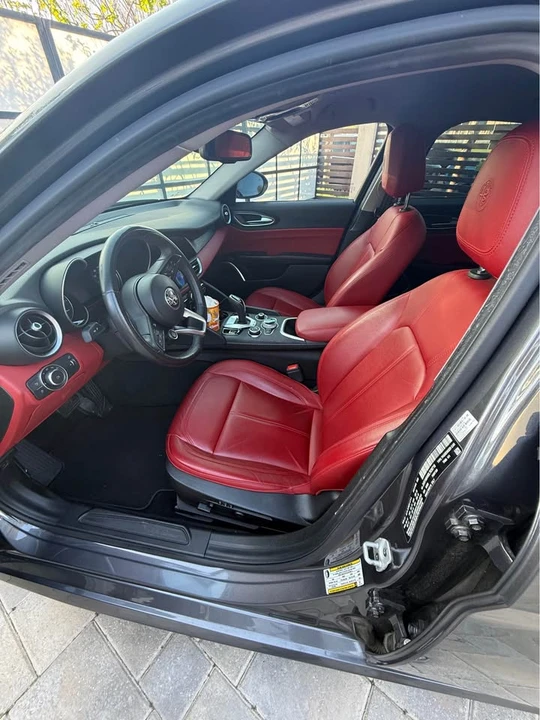 2020 Alfa Romeo Giulia - Image 7 of 9