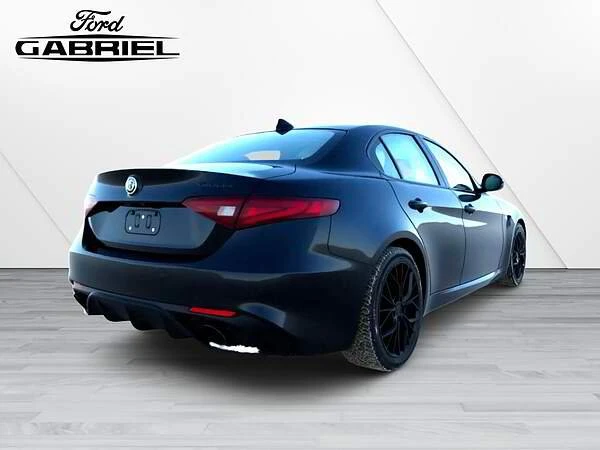 2020 Alfa Romeo Giulia - Image 5 of 17