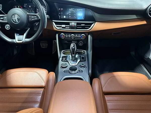 2020 Alfa Romeo Giulia - Image 14 of 17