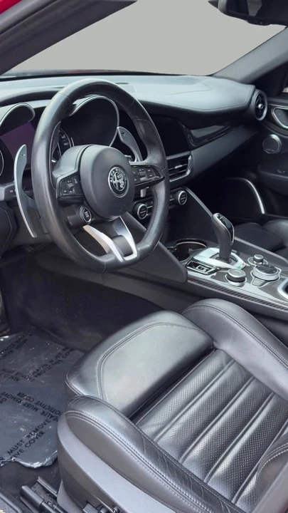 2020 Alfa Romeo Giulia - Image 9 of 21