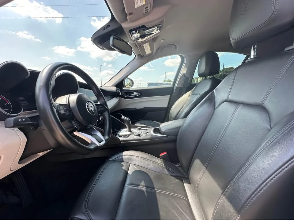2020 Alfa Romeo Giulia - Image 4 of 10