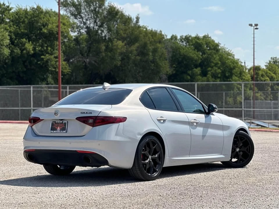 2020 Alfa Romeo Giulia - Image 2 of 10