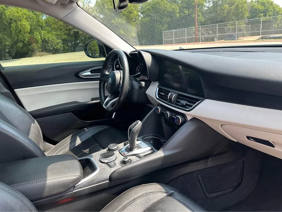 2020 Alfa Romeo Giulia - Image 10 of 10