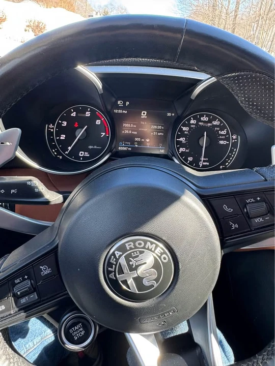 2020 Alfa Romeo Giulia - Image 7 of 10