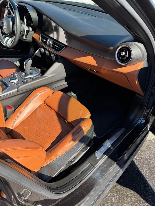 2020 Alfa Romeo Giulia - Image 4 of 10