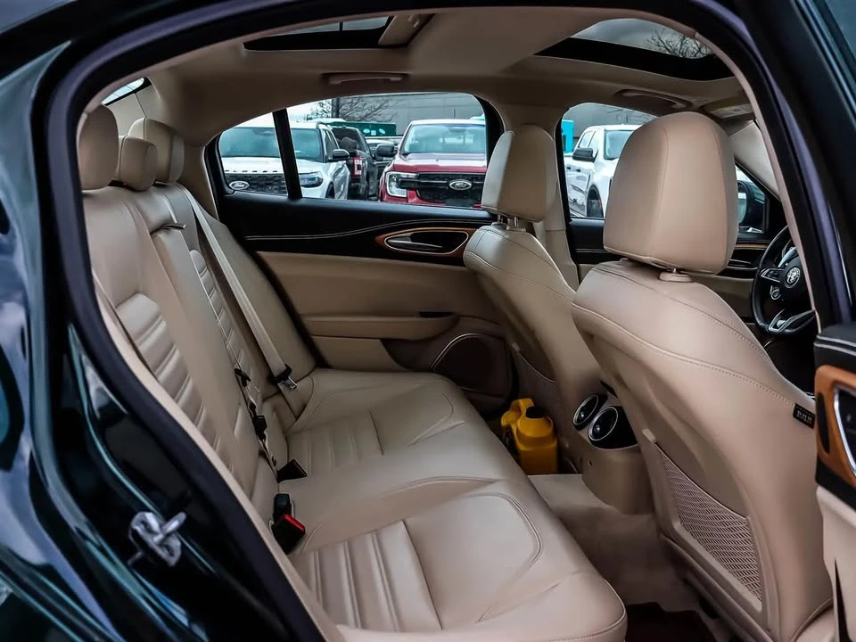 2020 Alfa Romeo Giulia - Image 11 of 12