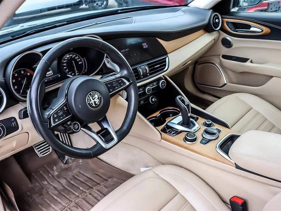 2020 Alfa Romeo Giulia - Image 8 of 12