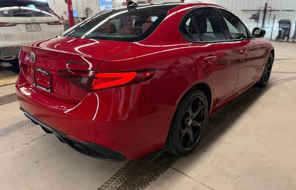 2020 Alfa Romeo Giulia - Image 4 of 19