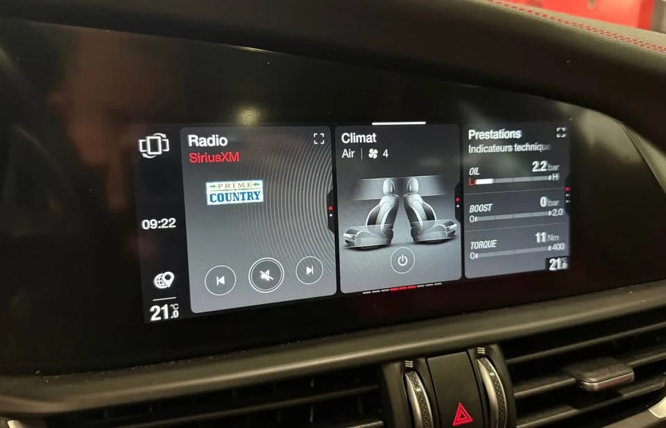 2020 Alfa Romeo Giulia - Image 16 of 19