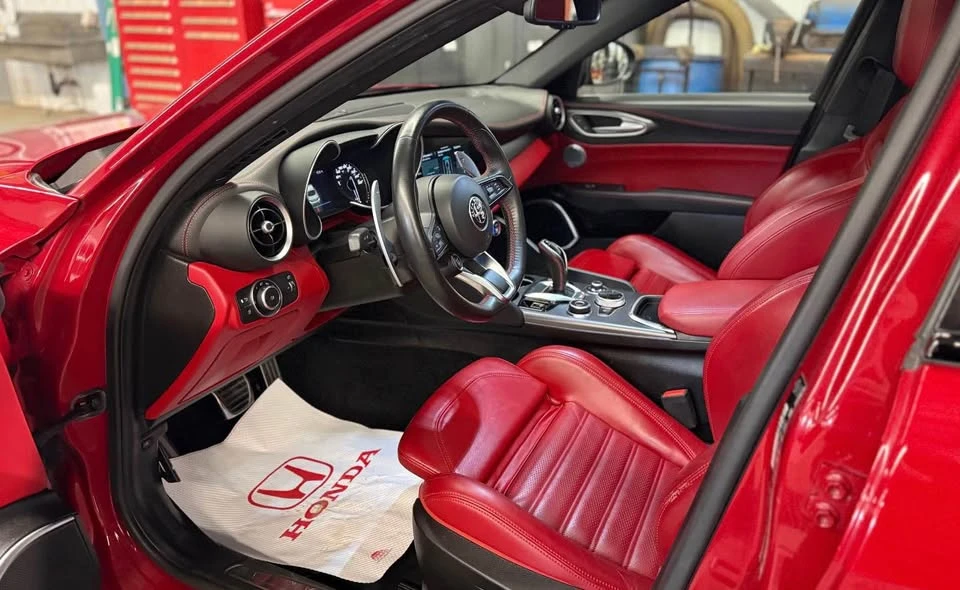 2020 Alfa Romeo Giulia - Image 10 of 19