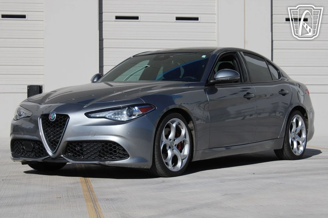 2020 Alfa Romeo Giulia - Image 5 of 12