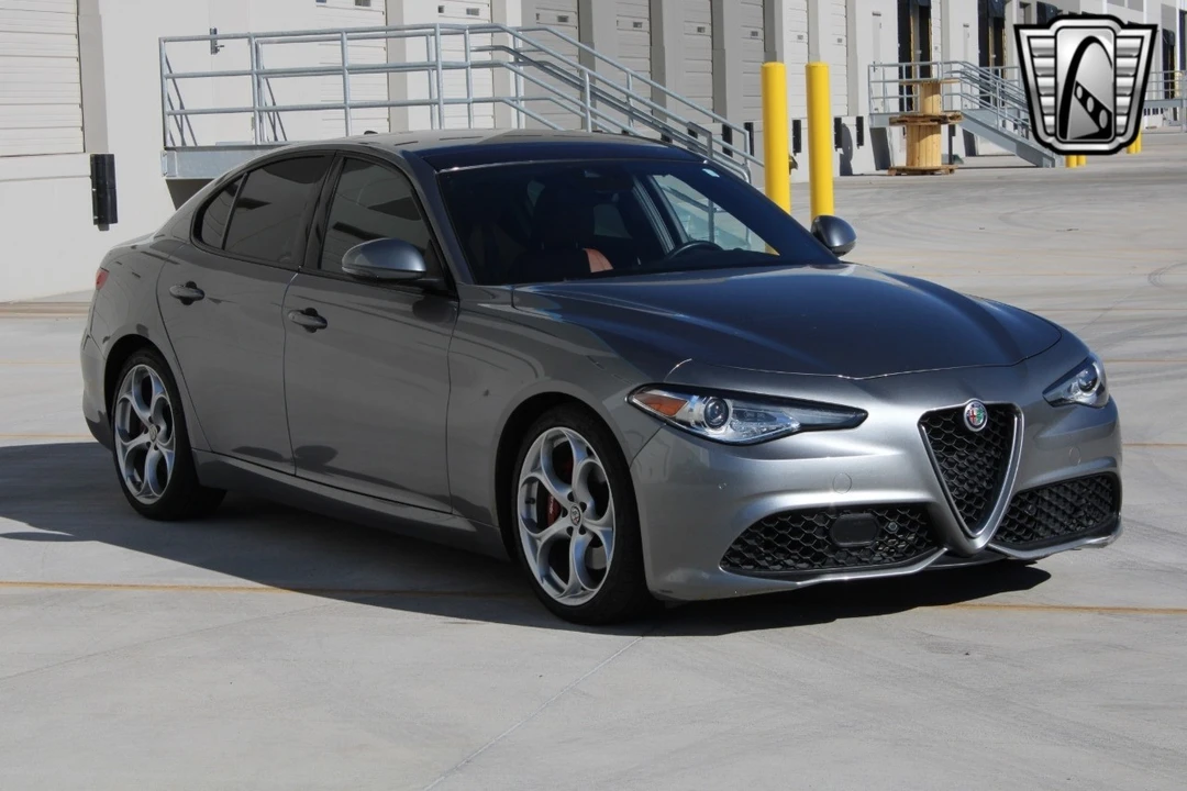 2020 Alfa Romeo Giulia - Image 7 of 12