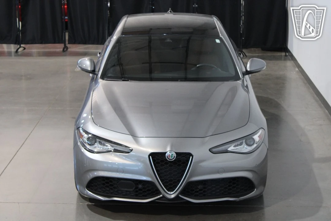 2020 Alfa Romeo Giulia - Image 8 of 12