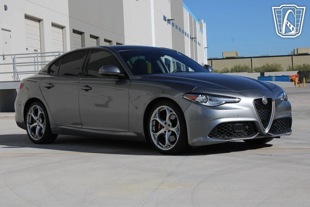 2020 Alfa Romeo Giulia - Image 7 of 12