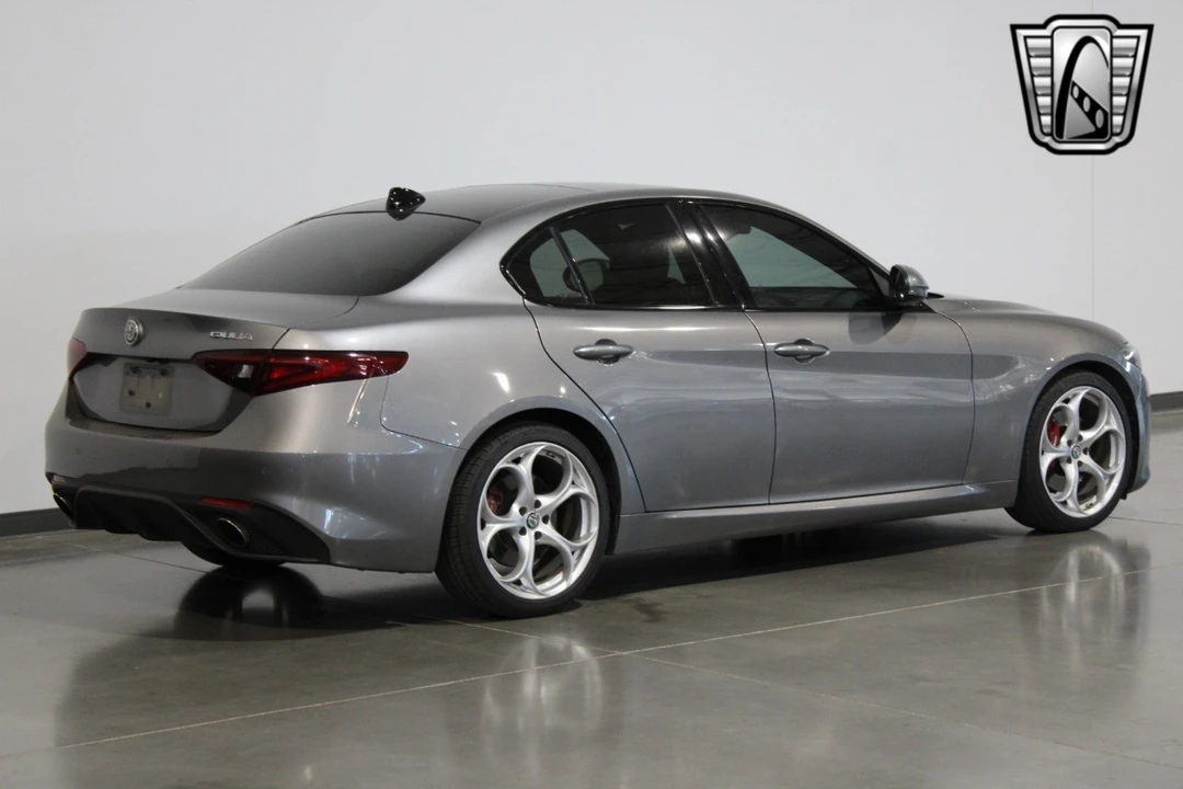 2020 Alfa Romeo Giulia - Image 20 of 21