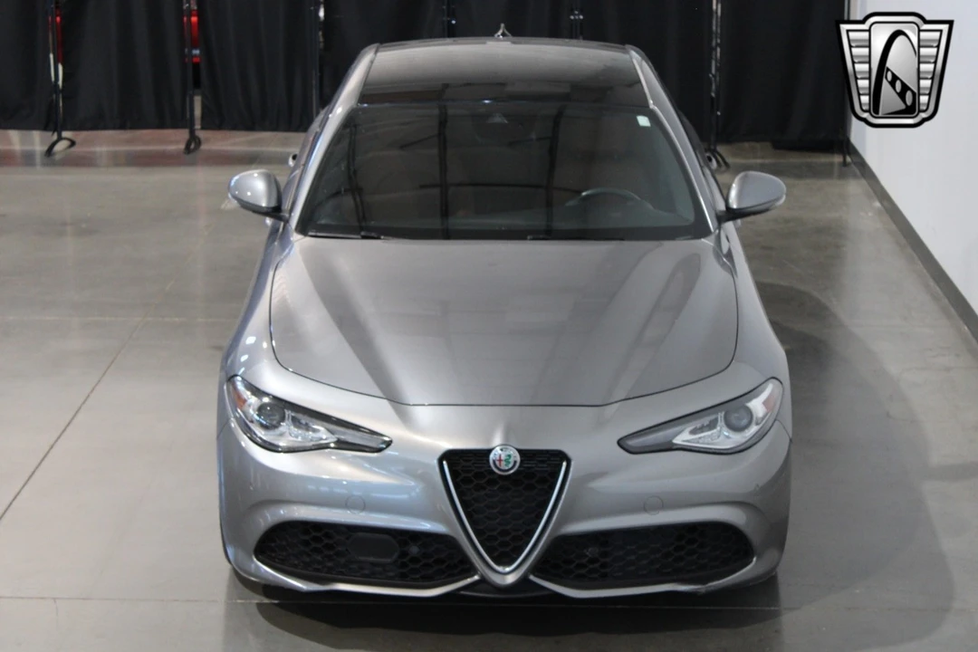 2020 Alfa Romeo Giulia - Image 9 of 12