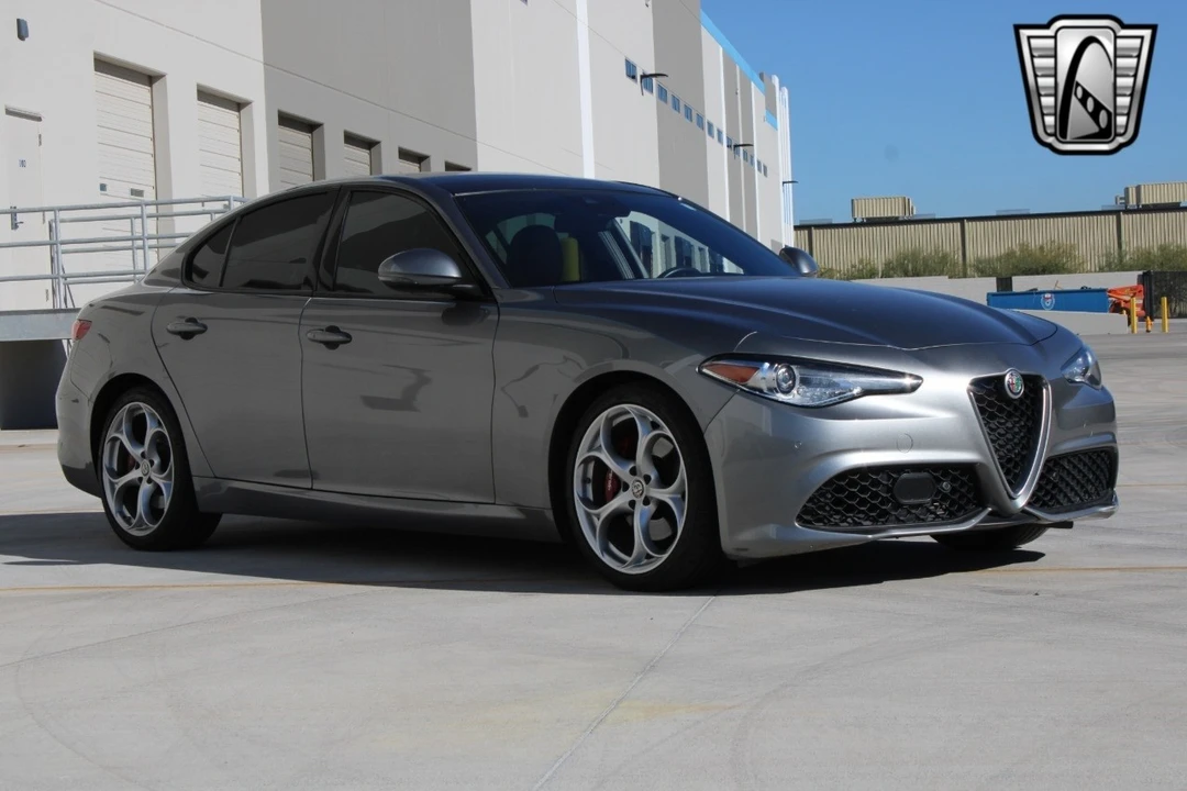 2020 Alfa Romeo Giulia - Image 8 of 12