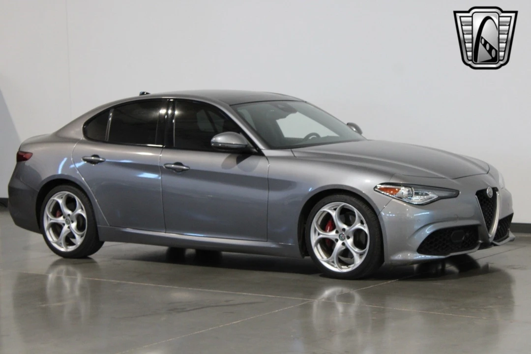 2020 Alfa Romeo Giulia - Image 18 of 21