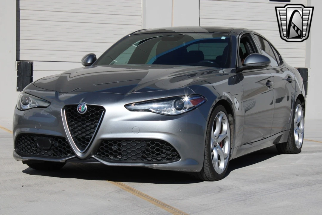 2020 Alfa Romeo Giulia - Image 4 of 12