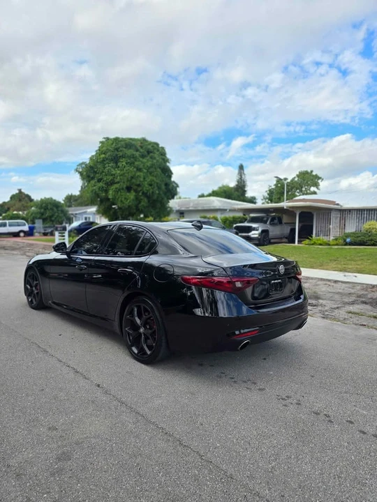 2020 Alfa Romeo Giulia - Image 8 of 11