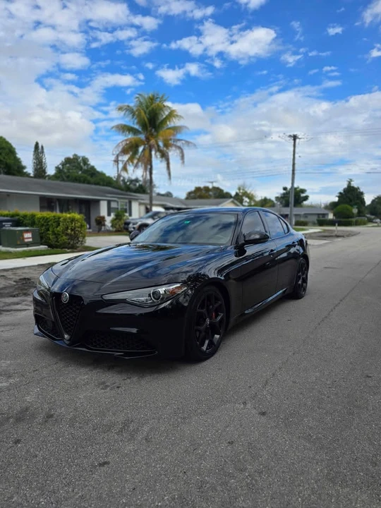 2020 Alfa Romeo Giulia - Image 5 of 11