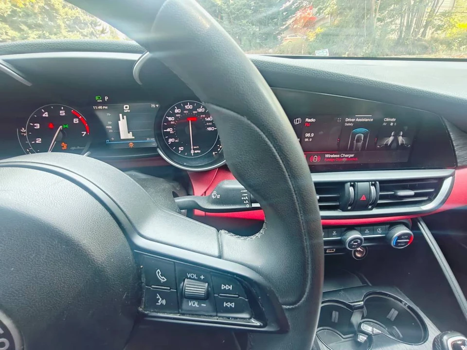 2020 Alfa Romeo Giulia - Image 10 of 11
