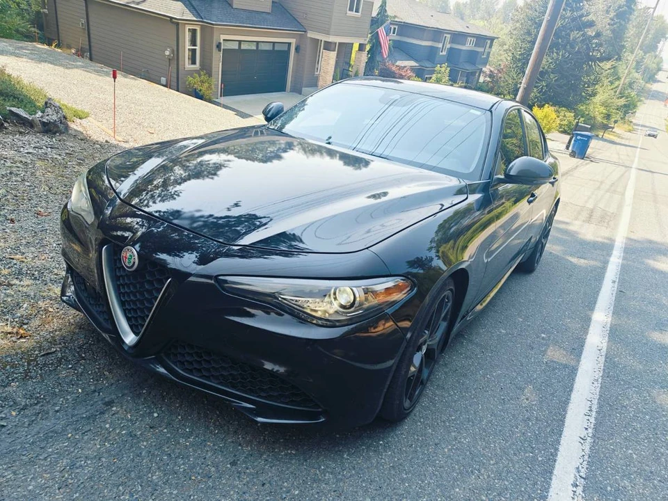 2020 Alfa Romeo Giulia - Image 2 of 11