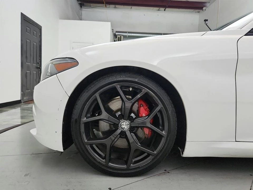 2020 Alfa Romeo Giulia - Image 31 of 31