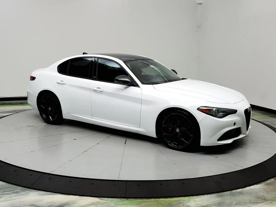 2020 Alfa Romeo Giulia - Image 3 of 31