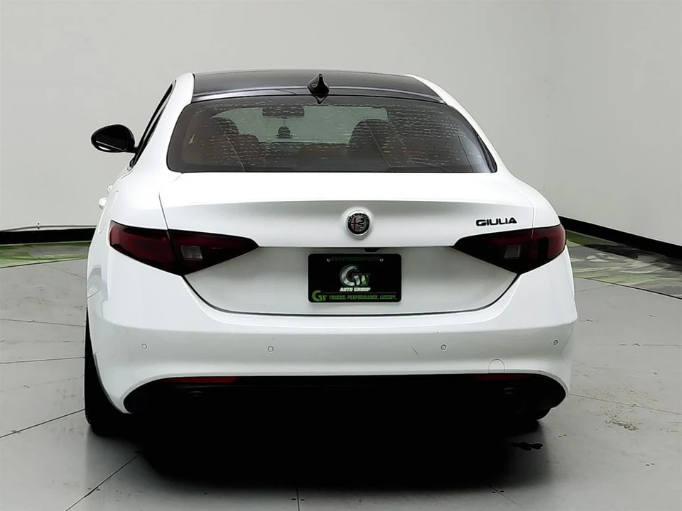 2020 Alfa Romeo Giulia - Image 6 of 31