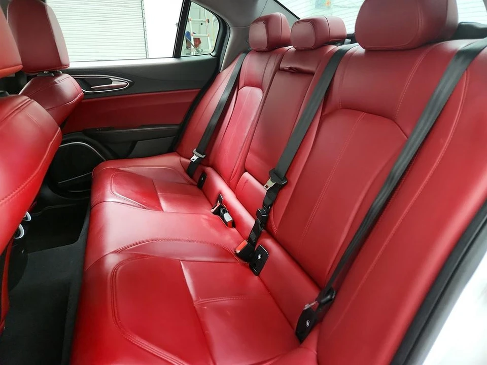 2020 Alfa Romeo Giulia - Image 22 of 31