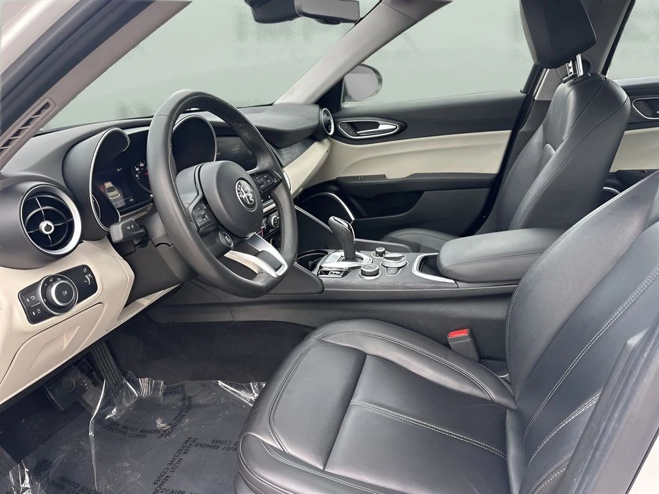 2020 Alfa Romeo Giulia - Image 9 of 12