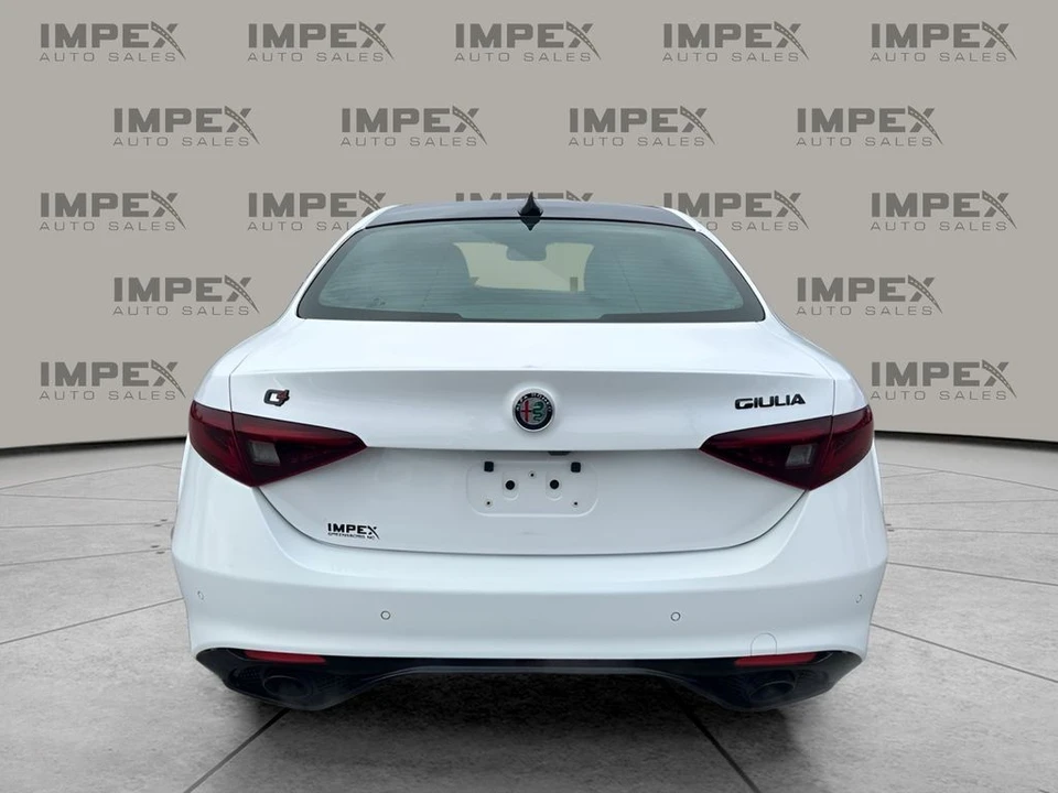 2020 Alfa Romeo Giulia - Image 4 of 12