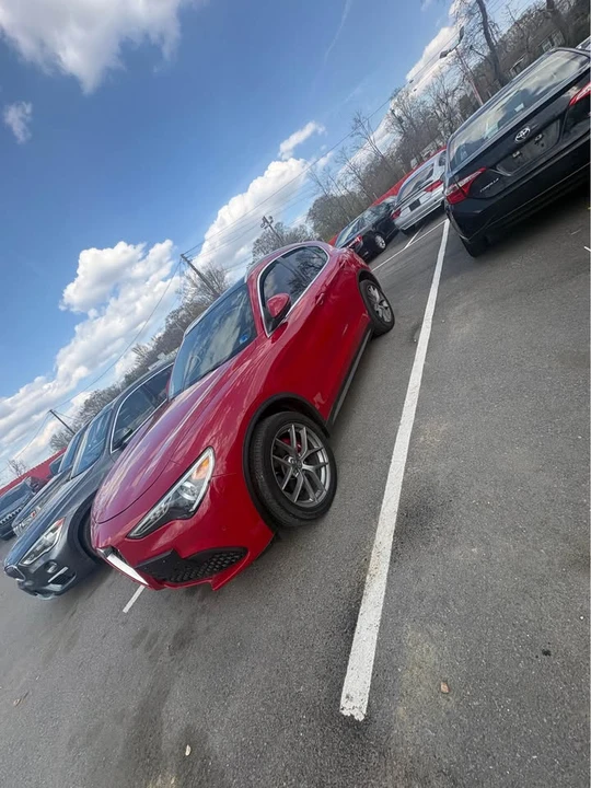2020 Alfa Romeo Giulia - Image 17 of 18