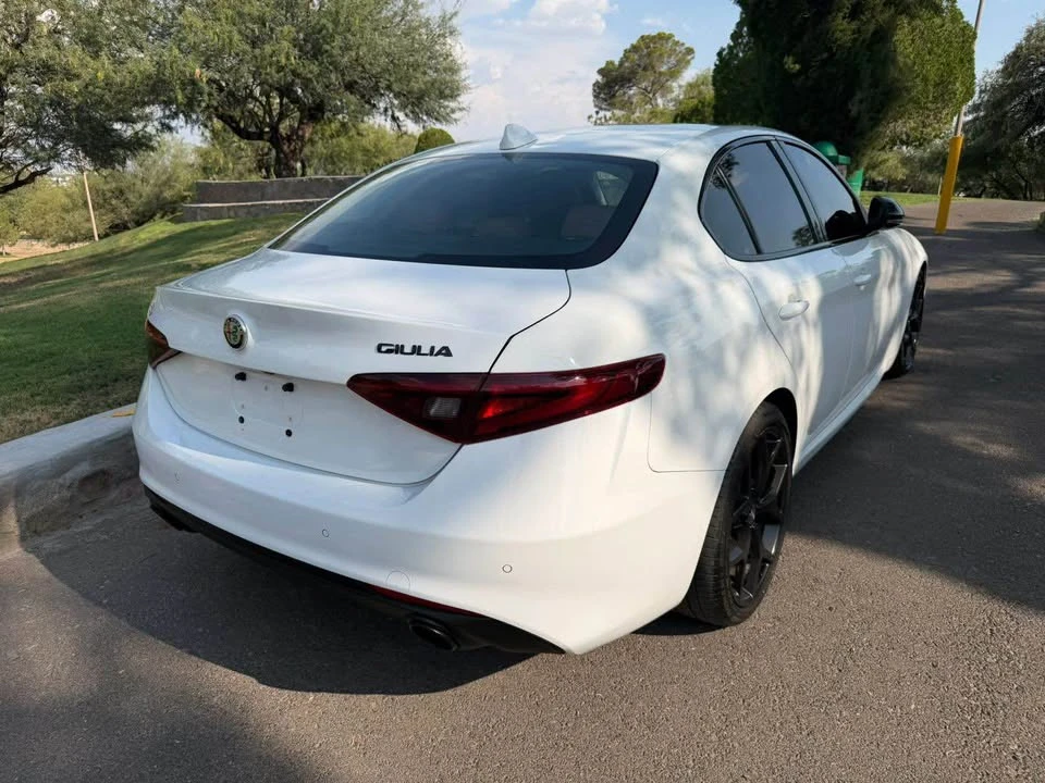 2020 Alfa Romeo Giulia - Image 4 of 12
