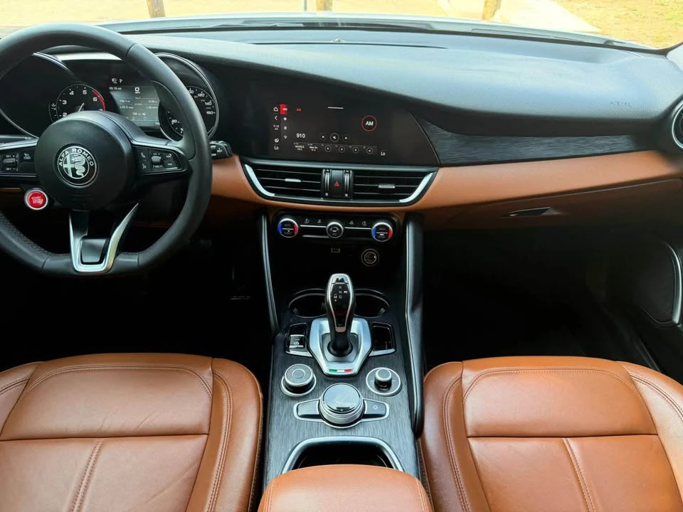 2020 Alfa Romeo Giulia - Image 8 of 12