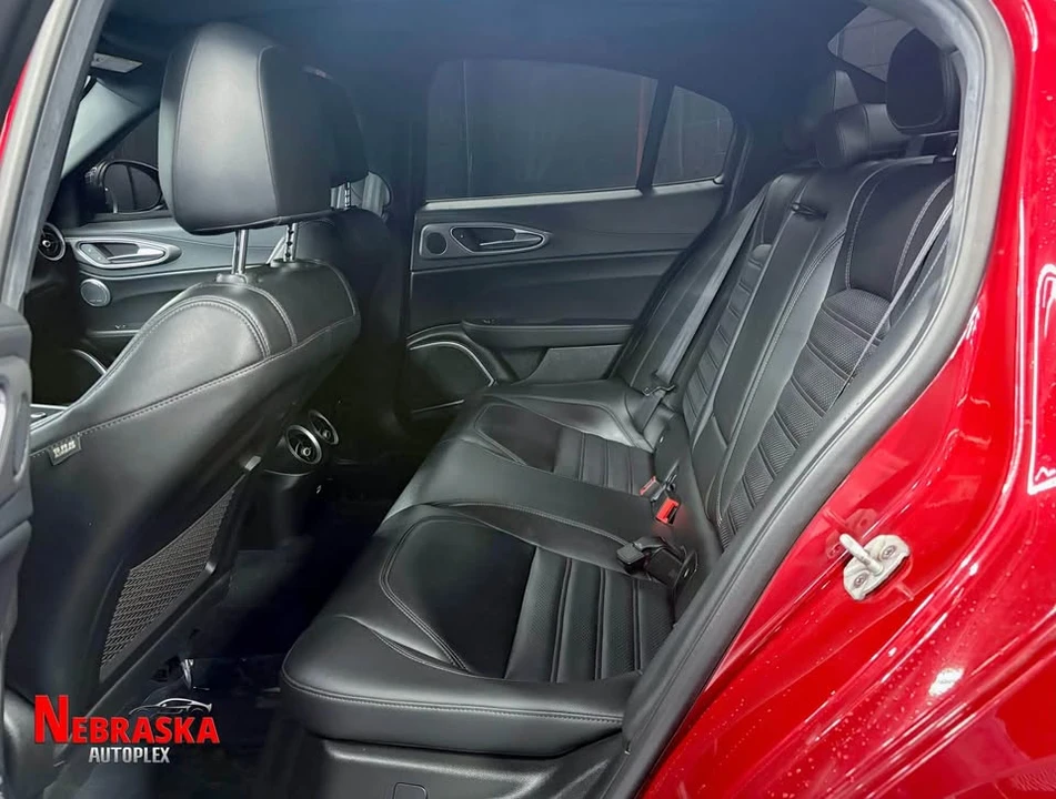 2020 Alfa Romeo Giulia - Image 9 of 14