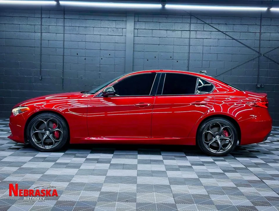 2020 Alfa Romeo Giulia - Image 10 of 14