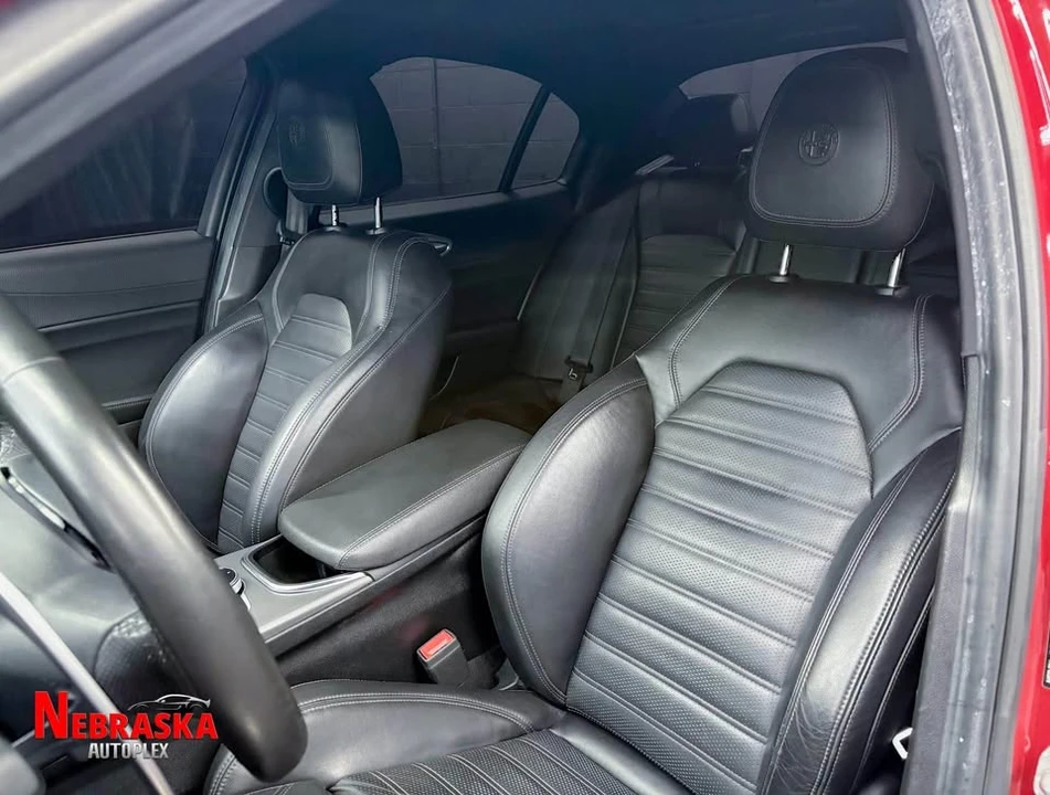 2020 Alfa Romeo Giulia - Image 6 of 14