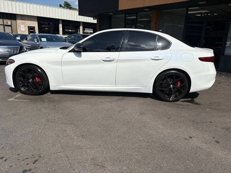 2020 Alfa Romeo Giulia - Image 3 of 20
